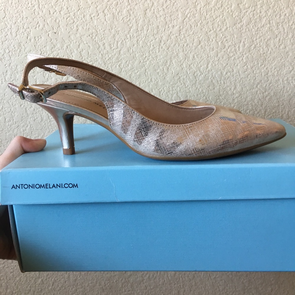 BRAND NEW IN BOX! Gold, sling back, point heel.